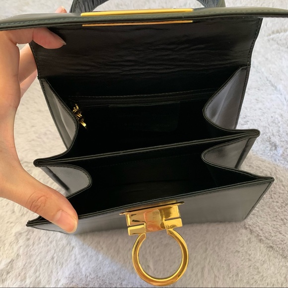Salvatore Ferragamo Gancini 2 way handbag - Picture 5 of 9